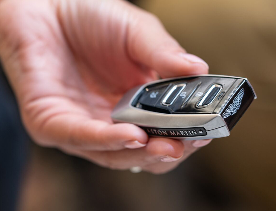 Dlaczego warto wybrać auto premium zamiast masowego modelu?