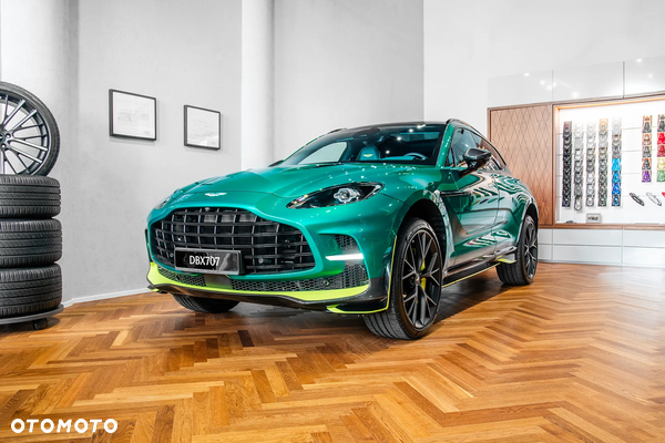 Aston Martin DBX707