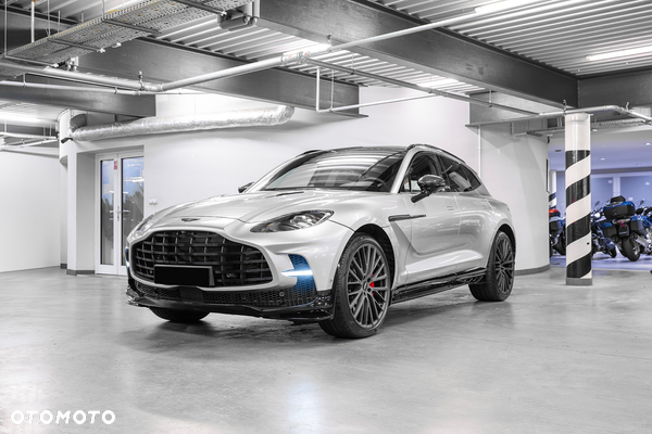 Aston Martin DBX707
