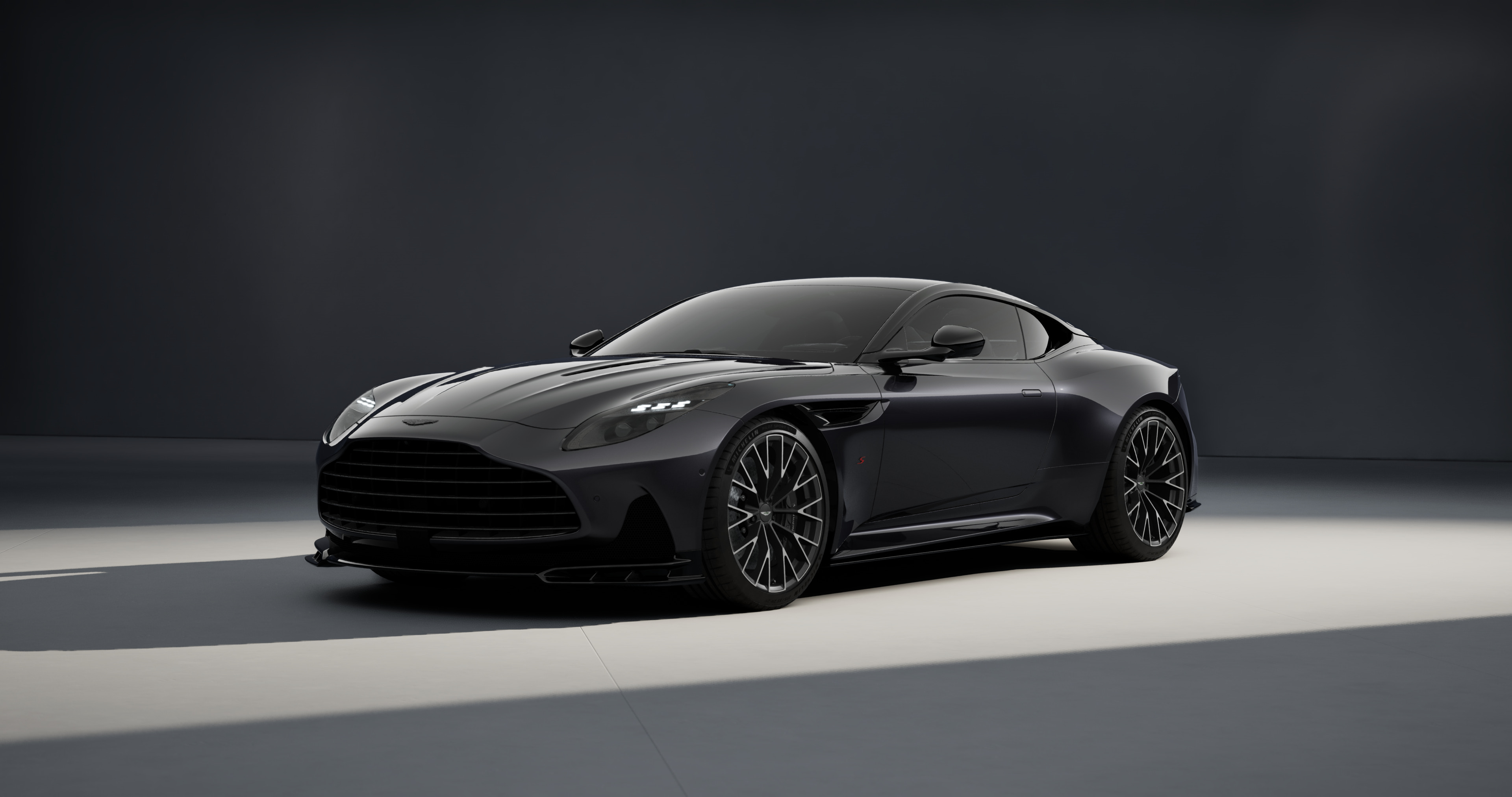 Aston Martin DB12 S Q (Epsilon Black)